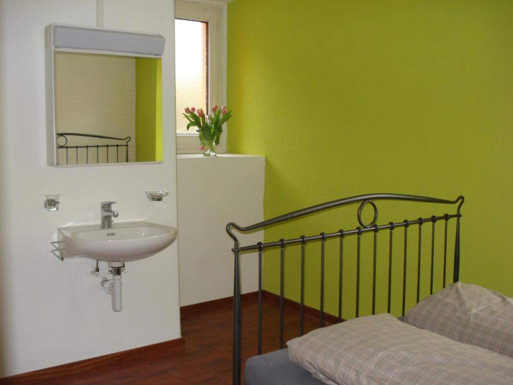 Hostel Lion Lodge Luzern Lucerne Room photo