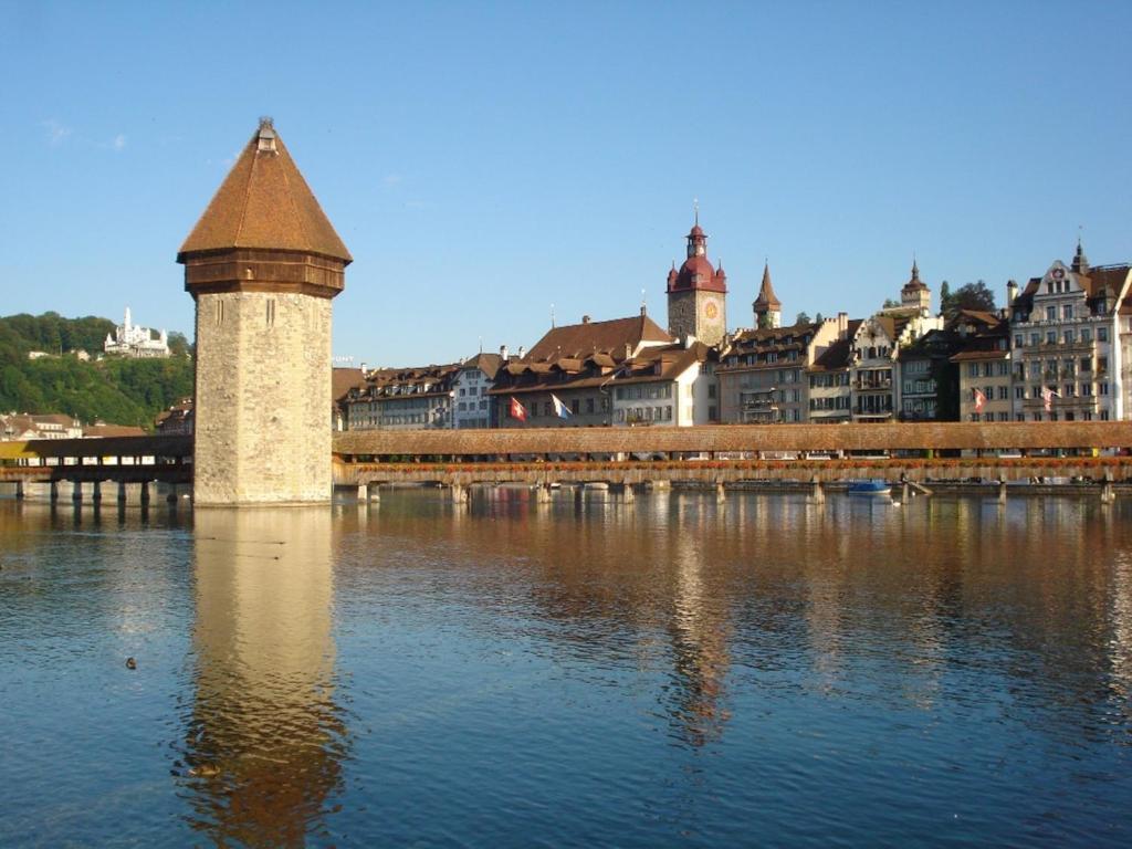 Hostel Lion Lodge Luzern Lucerne Exterior photo