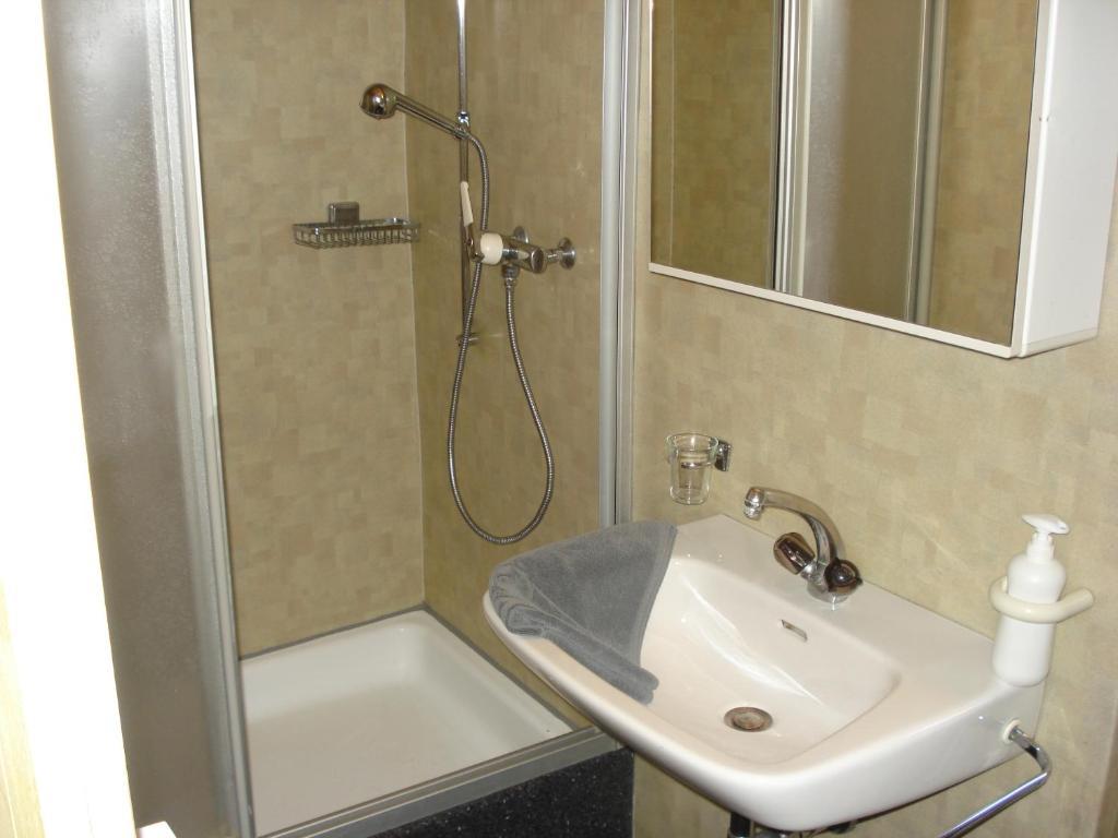 Hostel Lion Lodge Luzern Lucerne Room photo